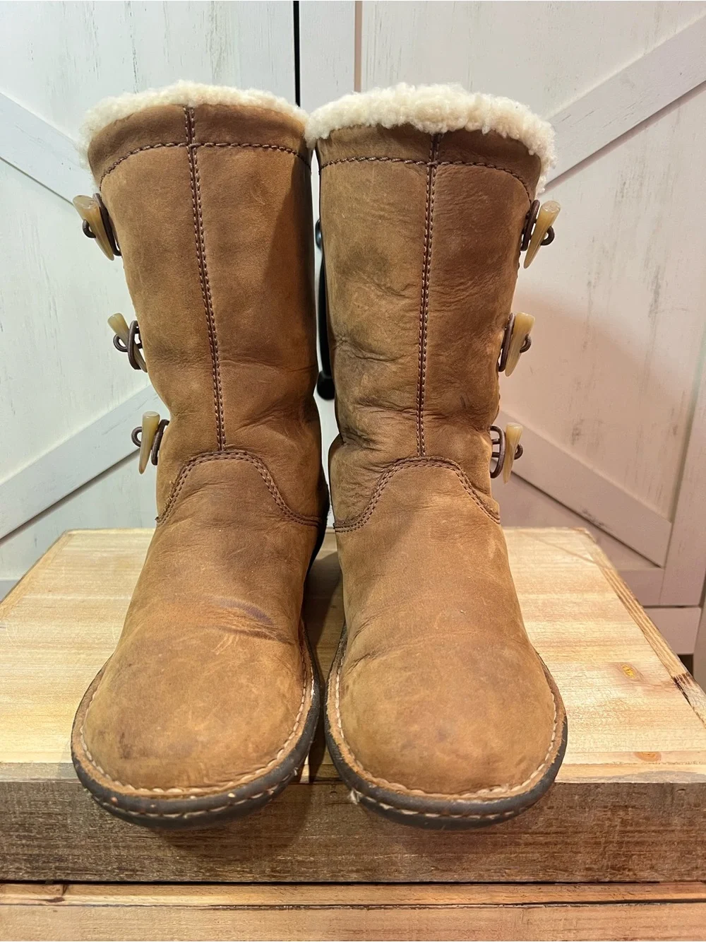 UGG Australia Kona Toggle 5156 Boots Brown Suede Size 7 Womens Leather Sheepskin